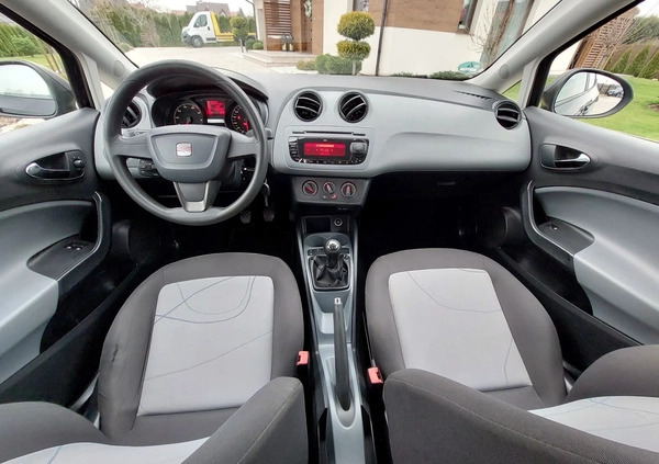 Seat Ibiza cena 22999 przebieg: 142000, rok produkcji 2012 z Białobrzegi małe 781